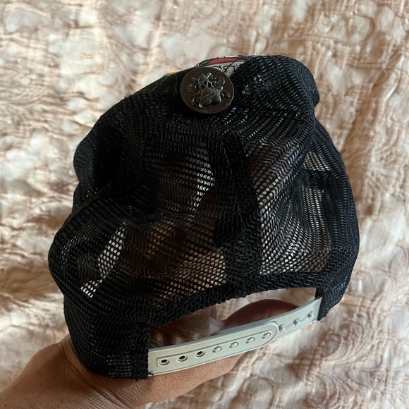 Ed Hardy Hat by Christian Adigler. Mesh back in excellent condition.Snap closure - Picture 4 of 4